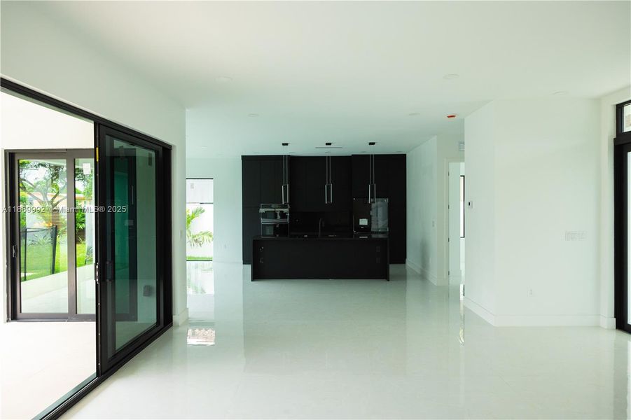 Spacious, unfurnished interior of a new home in , Miami (Image 13).