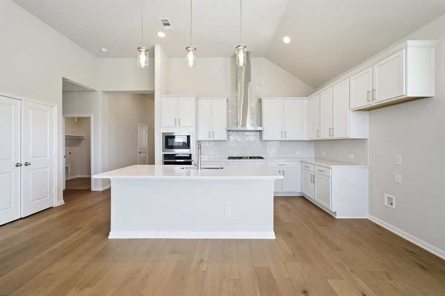 Furnished interior view inside a new home in Westridge, McKinney (Image 9).