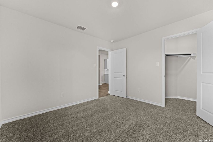 Spacious, unfurnished interior of a new home in High Garden, Comfort (Image 17).