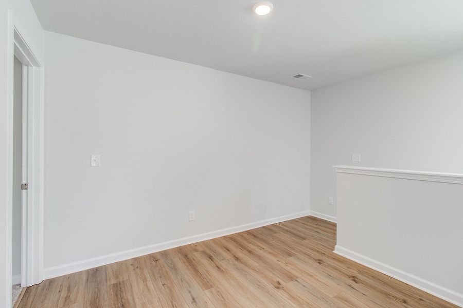 Spacious, unfurnished interior of a new home in Bluefield, Lexington (Image 28).