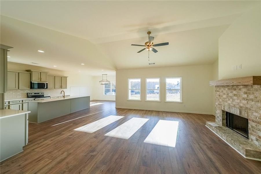 Spacious, unfurnished interior of a new home in , Dawsonville (Image 15).