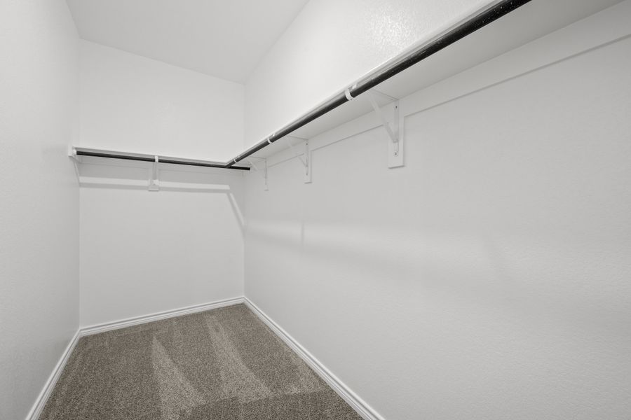 Spacious, unfurnished interior of a new home in Baker Farms, Cleburne (Image 25).