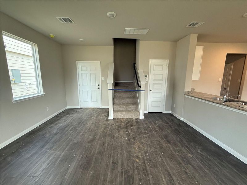 Image 8 of a home in Cliffstone Hills. Image 8 of a home in Cliffstone Hills.