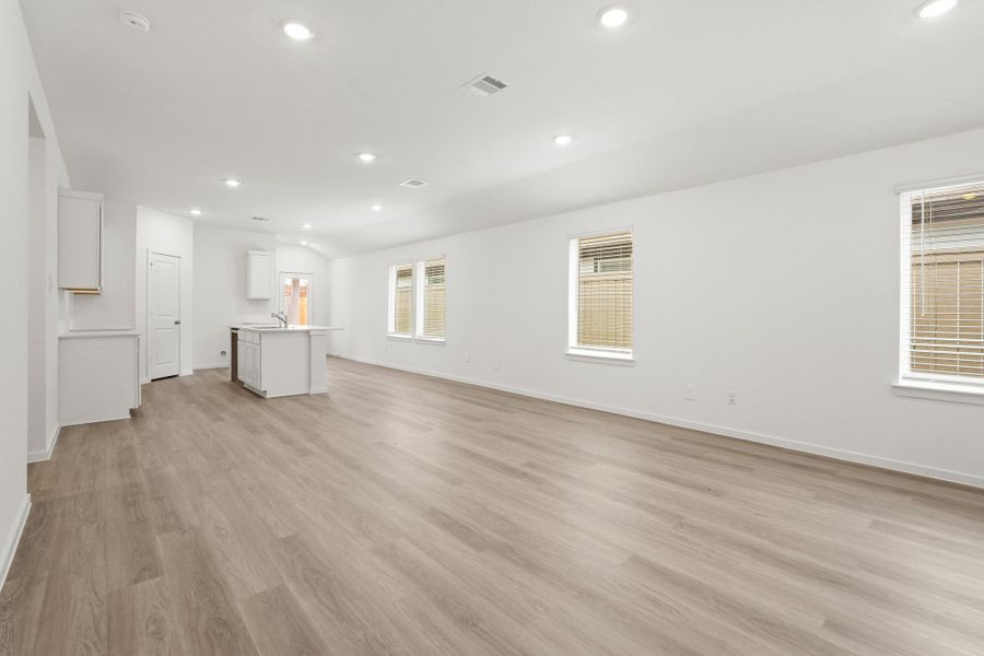 Spacious, unfurnished interior of a new home in Presswoods, Splendora (Image 14).