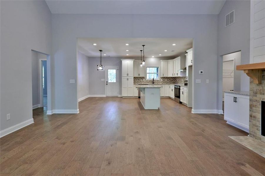 Spacious, unfurnished interior of a new home in , Dallas (Image 18). Spacious, unfurnished interior of a new home in , Dallas (Image 18).