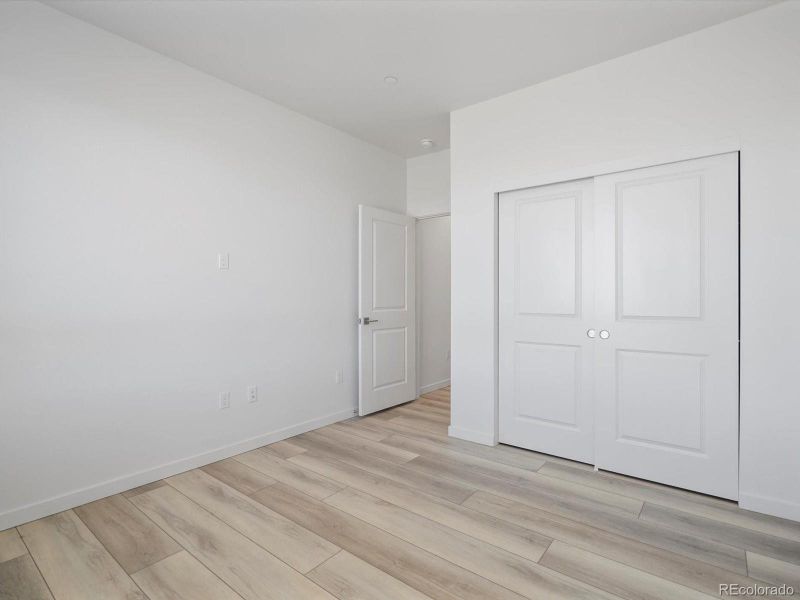 Spacious, unfurnished interior of a new home in Gateway Commons, Denver (Image 19).