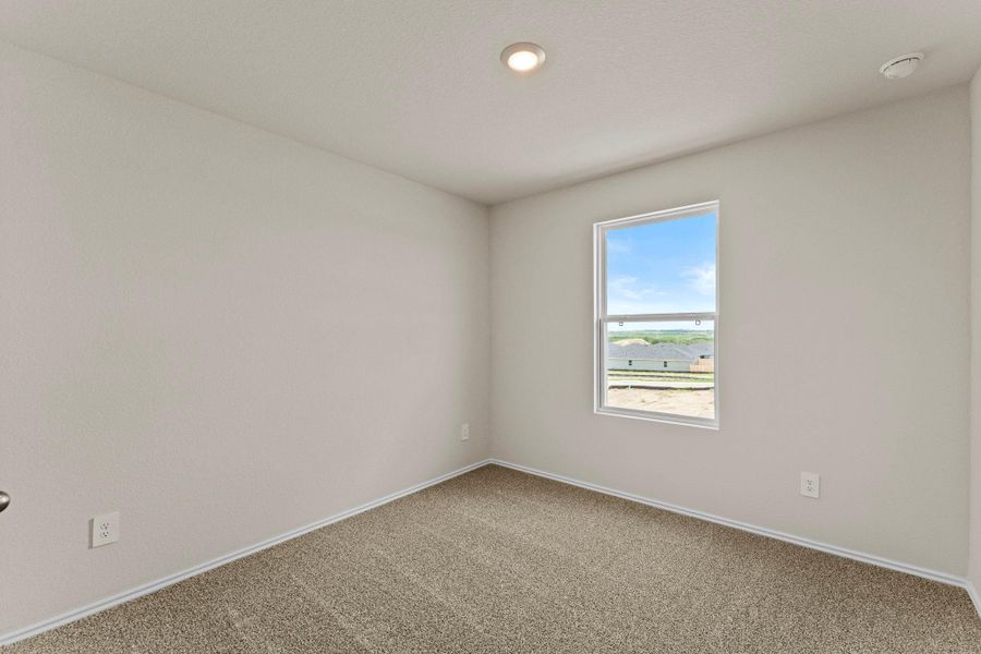 Spacious, unfurnished interior of a new home in Avenida, Converse (Image 17).