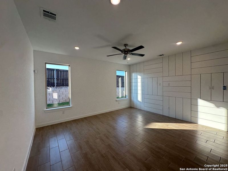 Spacious, unfurnished interior of a new home in Saddle Creek Ranch, Cibolo (Image 27). Spacious, unfurnished interior of a new home in Saddle Creek Ranch, Cibolo (Image 27).