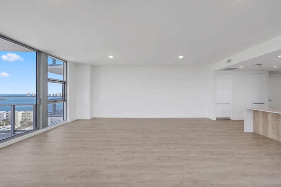 220 Lake Shore Drive - 5.jpg-FULL