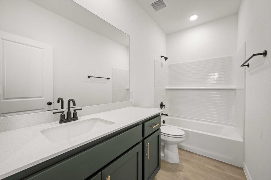 Representative furnished interior of a home built from the Darmouth by Ashton Woods in Parkside, Mansfield (Image 5).