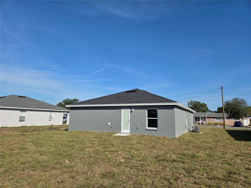 Exterior details and patio area of a home in , Lake Wales (Image 16).