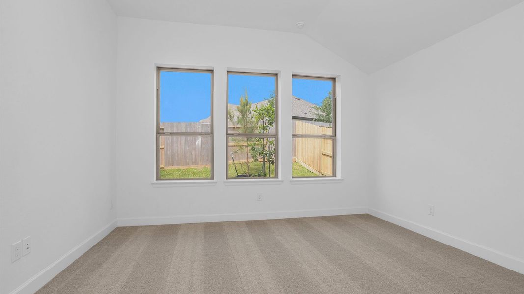 Spacious, unfurnished interior of a new home in The Woodlands Hills, Willis (Image 8).