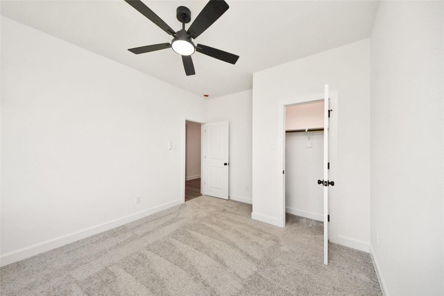 Spacious, unfurnished interior of a new home in , Hempstead (Image 34).