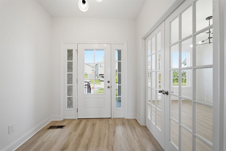 Spacious, unfurnished interior of a new home in McCain's Station, Gallatin (Image 22). Spacious, unfurnished interior of a new home in McCain's Station, Gallatin (Image 22).
