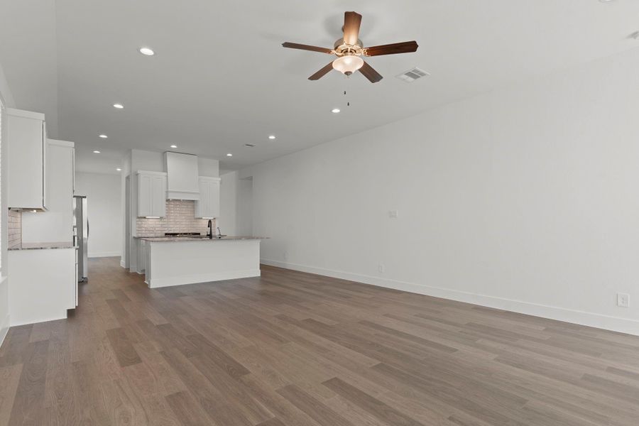 Spacious, unfurnished interior of a new home in Westland Ranch 60' Homesites, League City (Image 23). Spacious, unfurnished interior of a new home in Westland Ranch 60' Homesites, League City (Image 23).