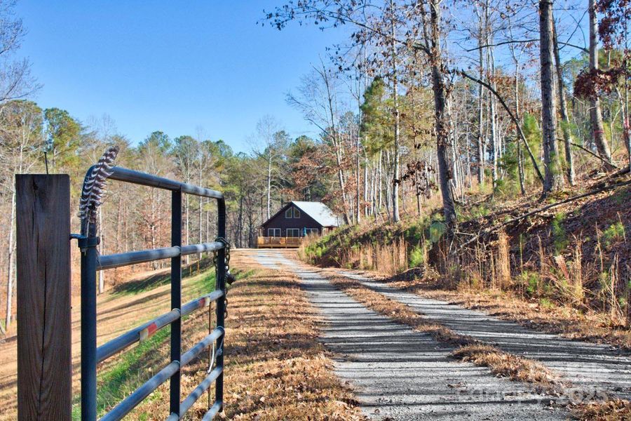Image 18 of a home in .