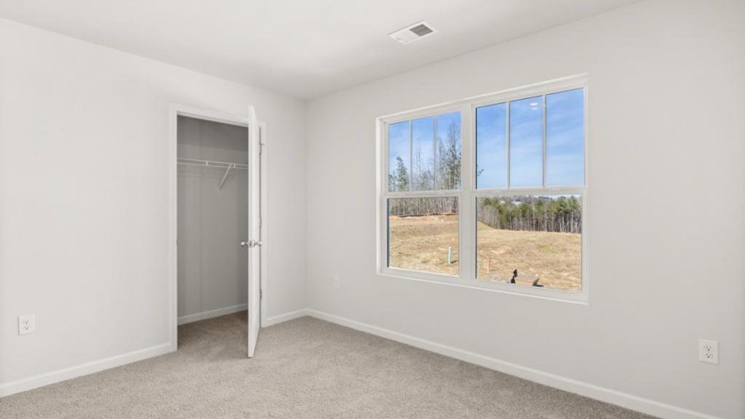 Spacious, unfurnished interior of a new home in Oconee Overlook, Gainesville (Image 29).