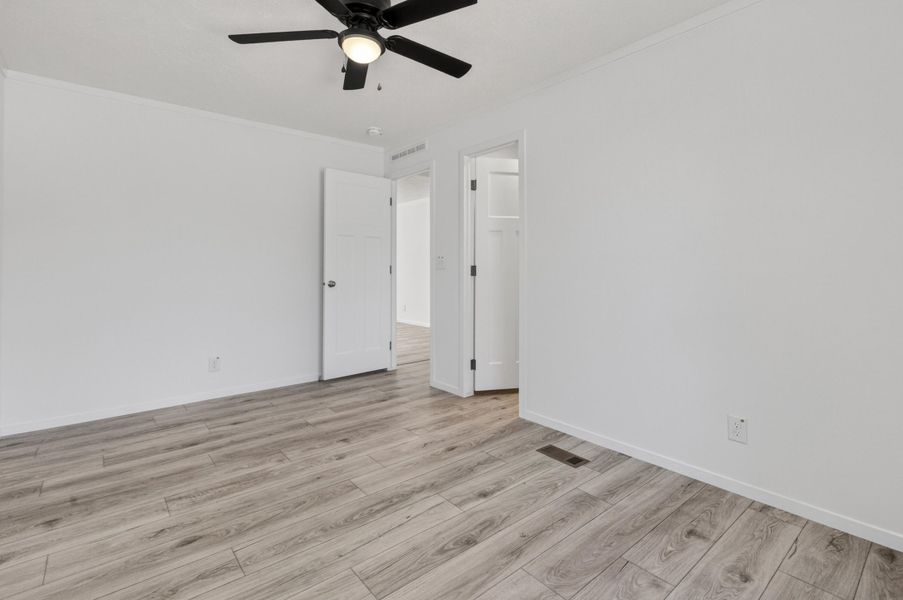 Spacious, unfurnished interior of a new home in , Cross (Image 38).