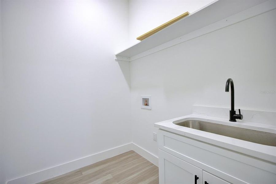 Spacious, unfurnished interior of a new home in , Sebring (Image 12).