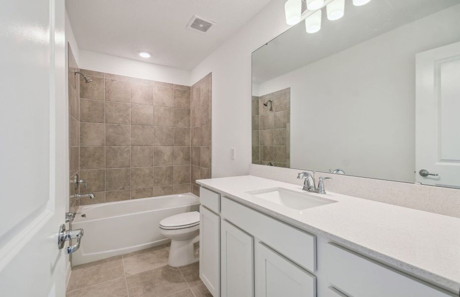 Furnished interior view inside a new home in Evergreen, Thonotosassa (Image 12).