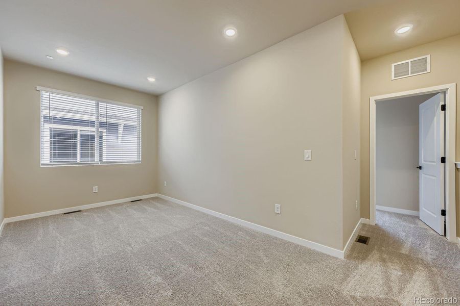 Spacious, unfurnished interior of a new home in Uplands, Westminster (Image 20).