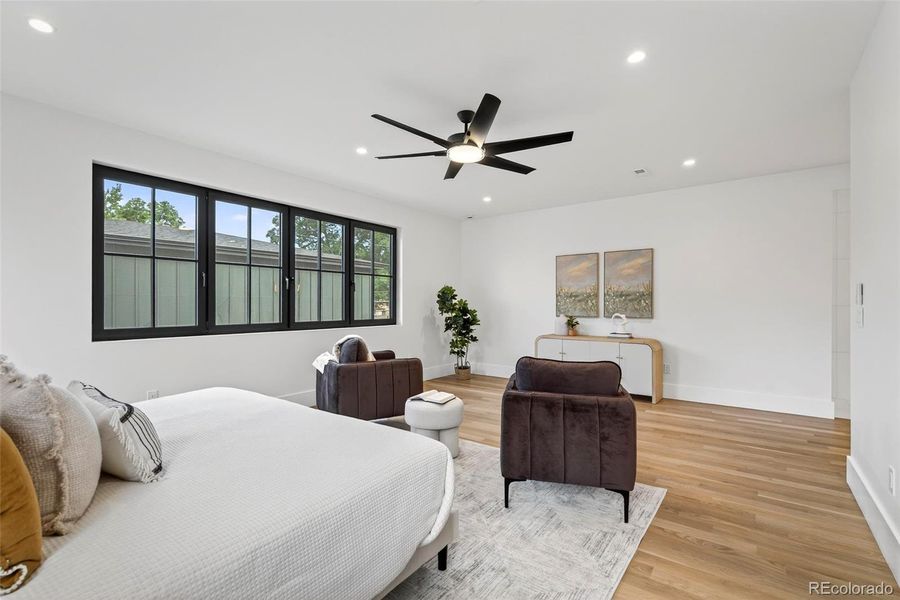 This build will include a gas fireplace in the primary