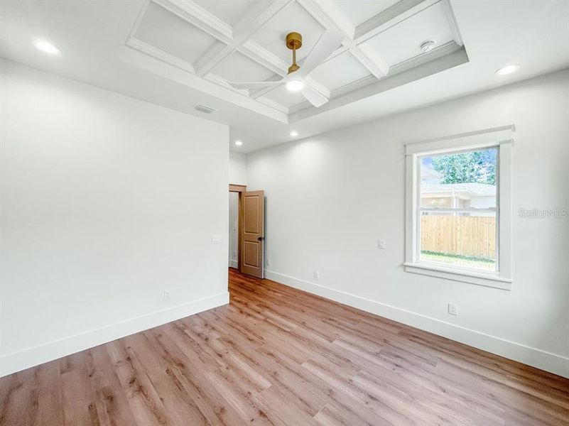 Spacious, unfurnished interior of a new home in , Gulfport (Image 18).