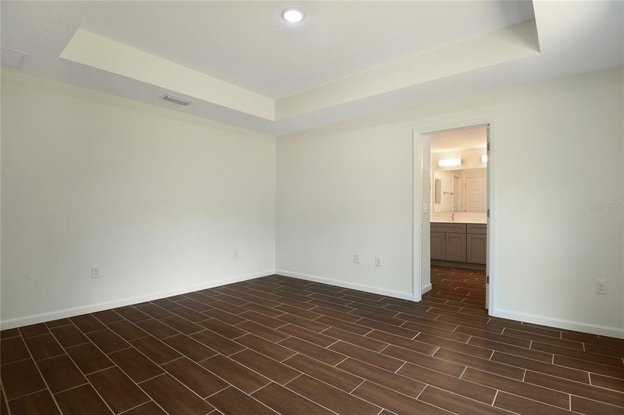 Spacious, unfurnished interior of a new home in , Kissimmee (Image 15).