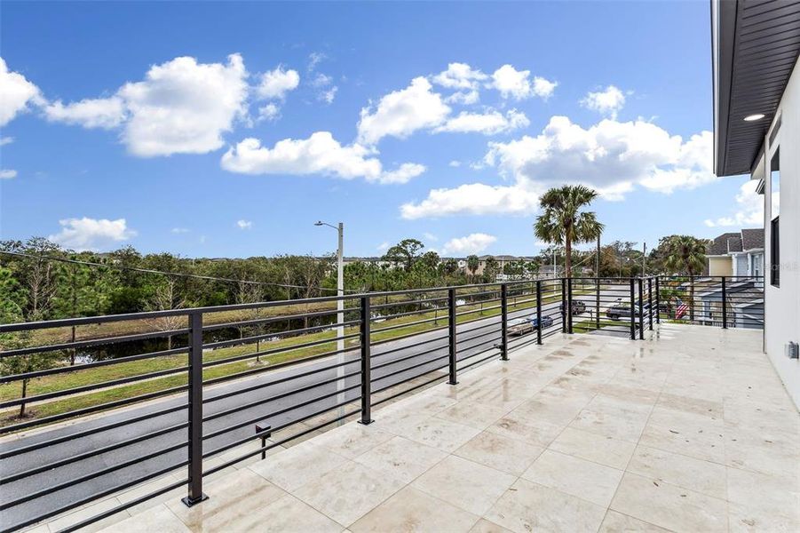 Exterior details and patio area of a home in , Tampa (Image 3).