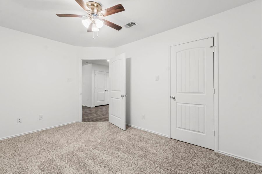 Spacious, unfurnished interior of a new home in , Conroe (Image 9). Spacious, unfurnished interior of a new home in , Conroe (Image 9).