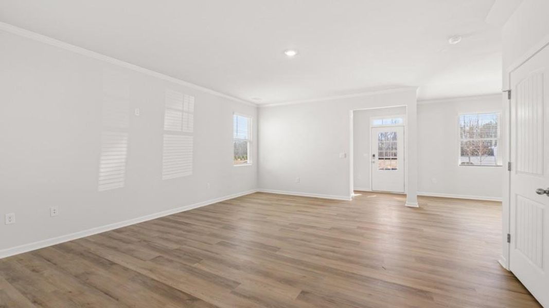 Spacious, unfurnished interior of a new home in Braselton Village, Braselton (Image 8).