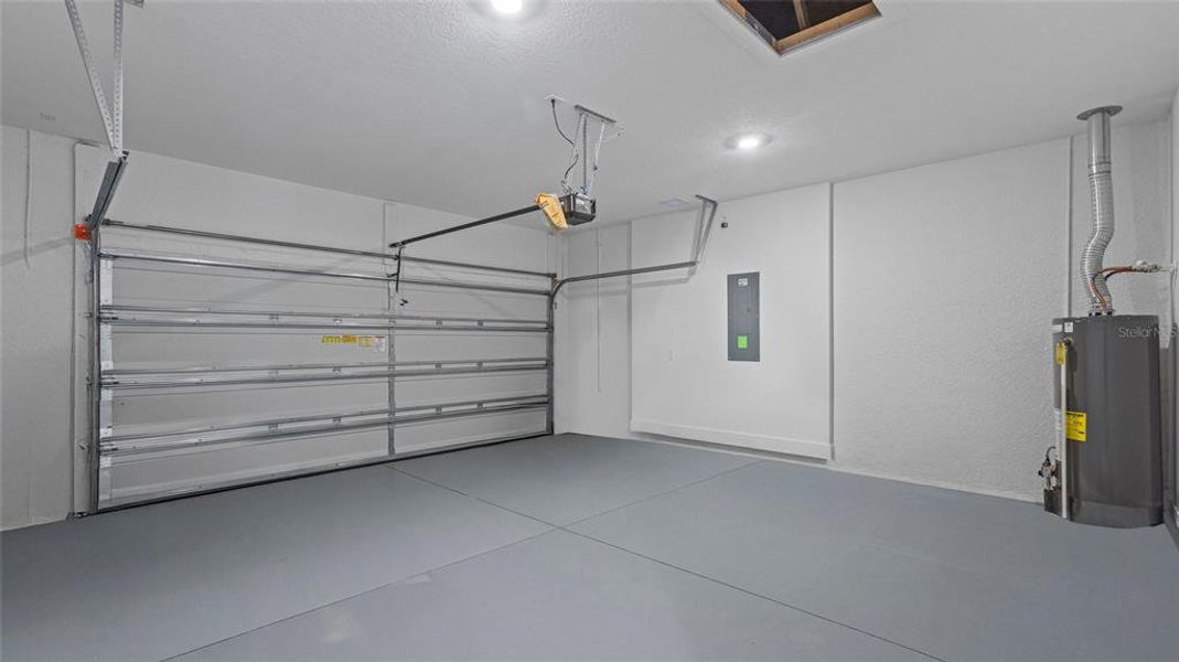 Spacious, unfurnished interior of a new home in Woodland Preserve, Parrish (Image 23).