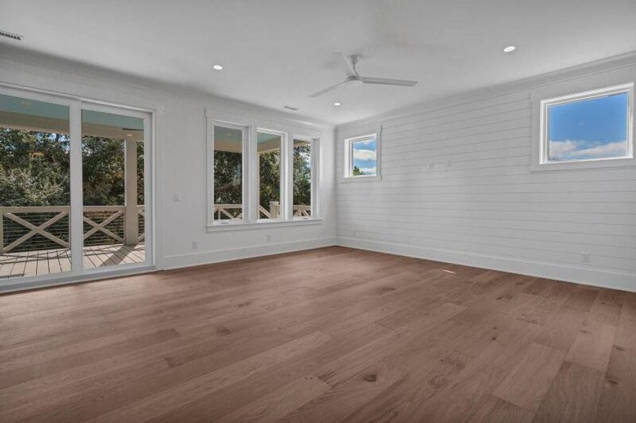 Spacious, unfurnished interior of a new home in , Edisto Beach (Image 55).