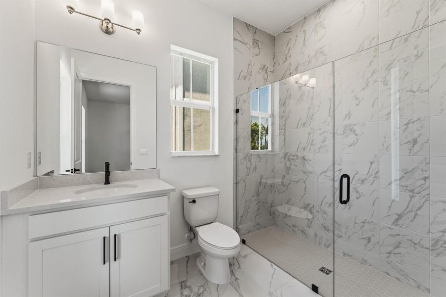 US_SEF_BELLIS_LOT 180_BATH 3