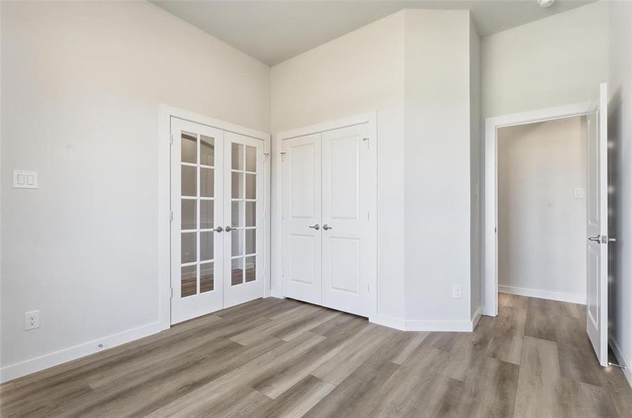 Spacious, unfurnished interior of a new home in Pyramid Acres, Benbrook (Image 36). Spacious, unfurnished interior of a new home in Pyramid Acres, Benbrook (Image 36).