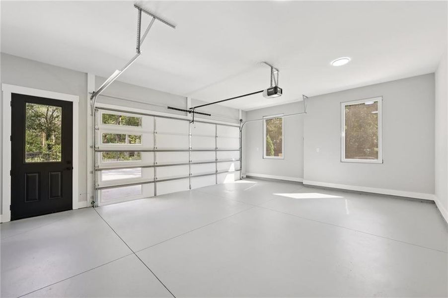 Spacious, unfurnished interior of a new home in , Lawrenceville (Image 31).