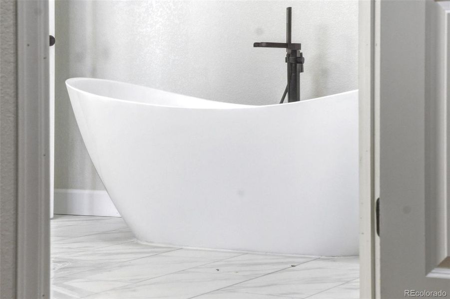 Close-up of interior finishes inside a home in , Strasburg (Image 15).