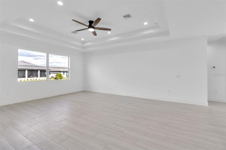 Spacious, unfurnished interior of a new home in , Punta Gorda (Image 34).