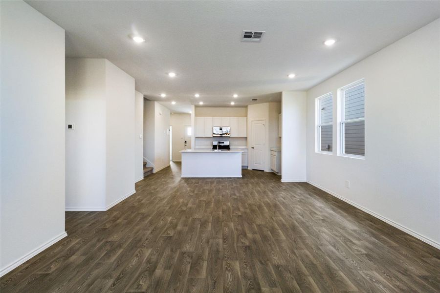 Image 20 of a home in Marigold. Image 20 of a home in Marigold.