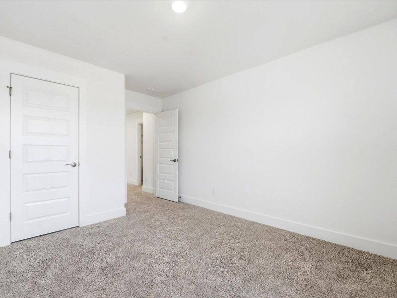 Spacious, unfurnished interior of a new home in , Summerville (Image 39).