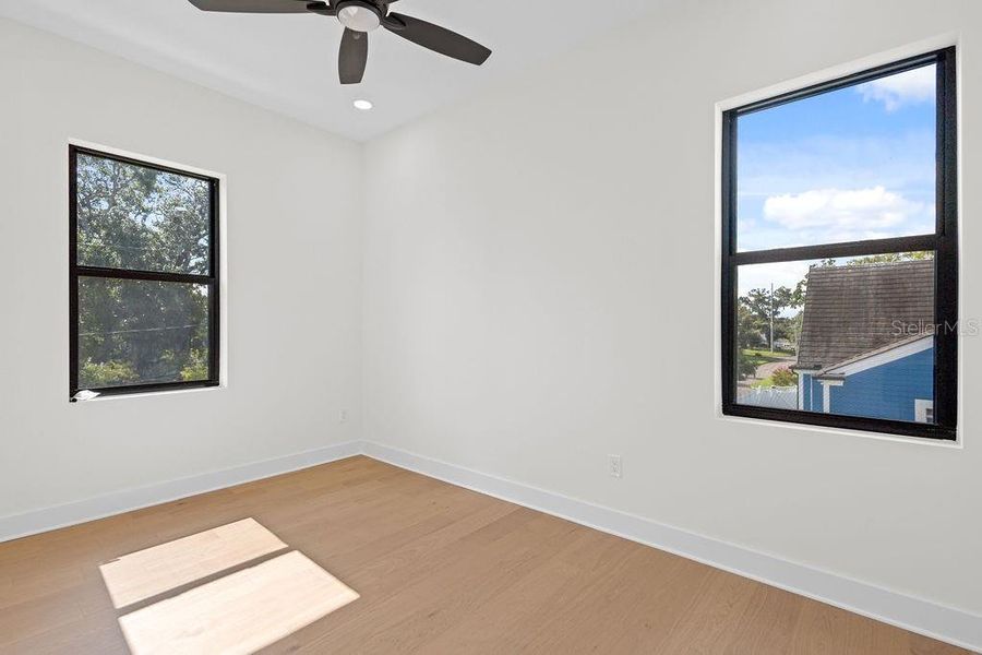 Spacious, unfurnished interior of a new home in , Tampa (Image 20).