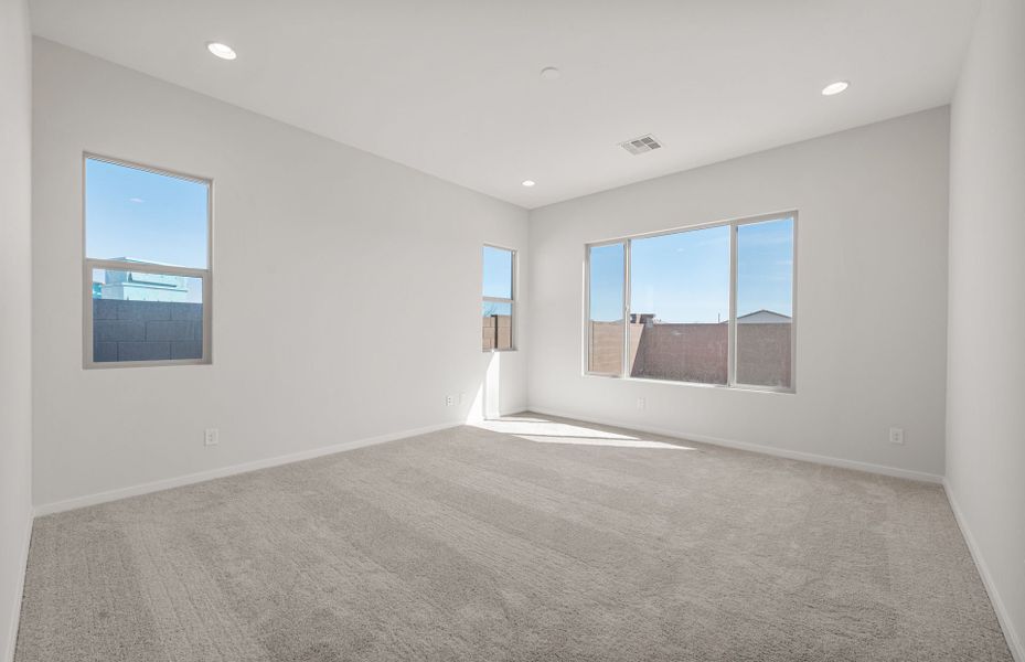 Spacious, unfurnished interior of a new home in Artisan at Asante, Surprise (Image 23).