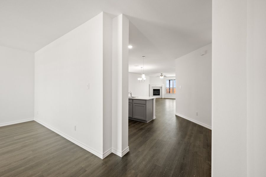 Spacious, unfurnished interior of a new home in Baker Farms, Cleburne (Image 16).