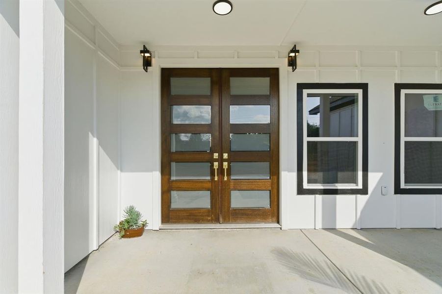 Exterior details and patio area of a home in , Joshua (Image 25).