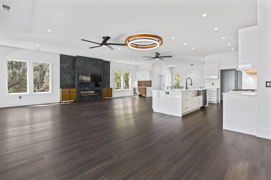 Spacious, unfurnished interior of a new home in , Pawleys Island (Image 29). Spacious, unfurnished interior of a new home in , Pawleys Island (Image 29).