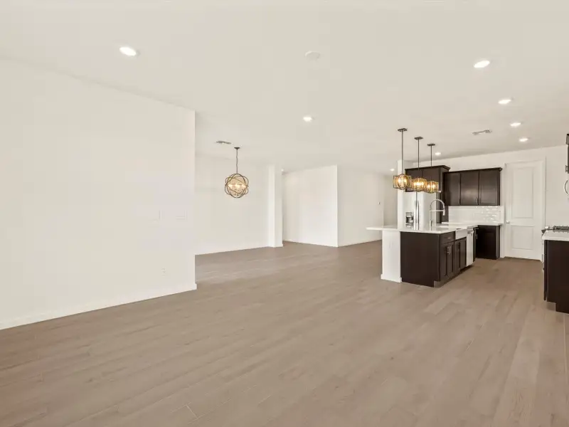 Spacious, unfurnished interior of a new home in Mesquite Mountain Ranch at Frontera, Surprise (Image 6).
