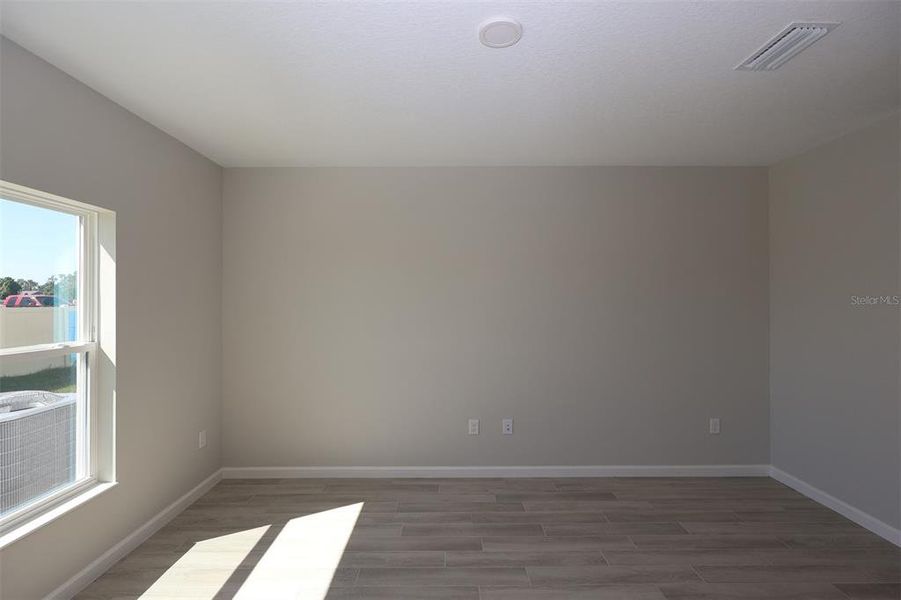 Spacious, unfurnished interior of a new home in Tyson Ranch, Orlando (Image 24).