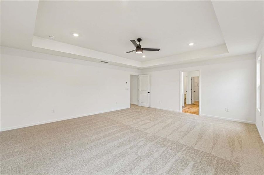 Spacious, unfurnished interior of a new home in Eastlyn Crossing, Flowery Branch (Image 24).