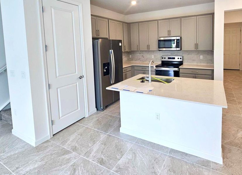 PREMIER NATURAL KITCHEN