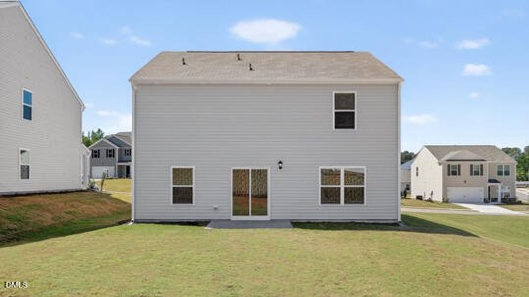 Lawson Glen_Belhaven B_16_Gray_SPEC-0040 Lawson Glen_Belhaven B_16_Gray_SPEC-0040